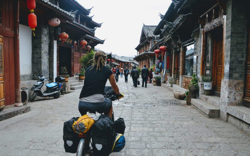 Experiences - Cycle through Lijiang’s old towns - Tours